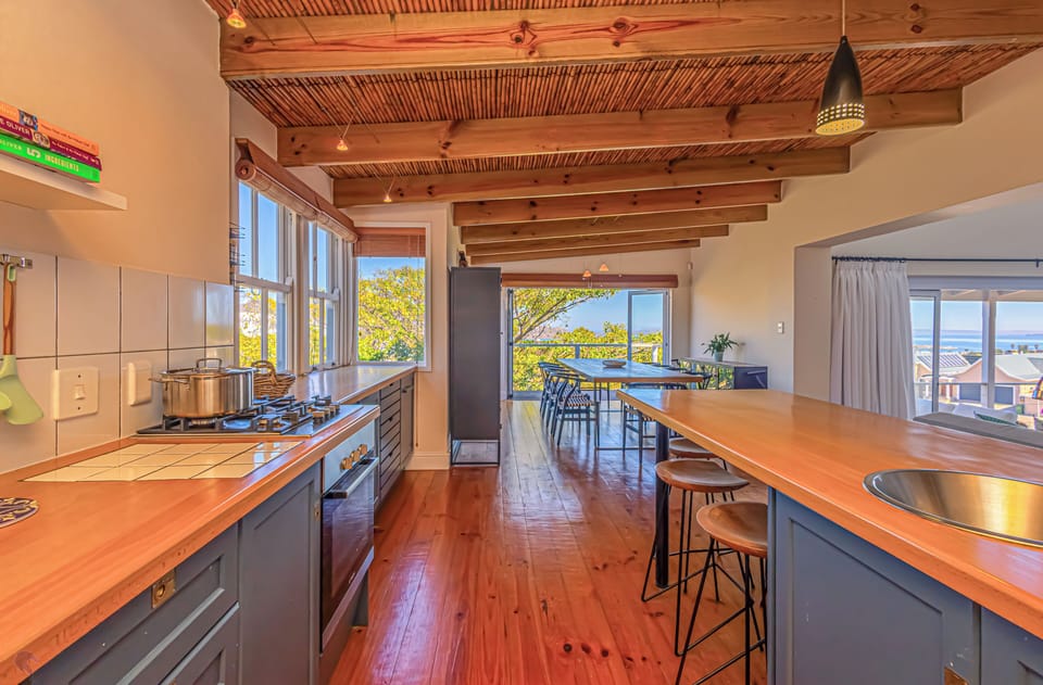 Family House, Lagoon View | Private kitchen | Full-size fridge, microwave, oven, stovetop