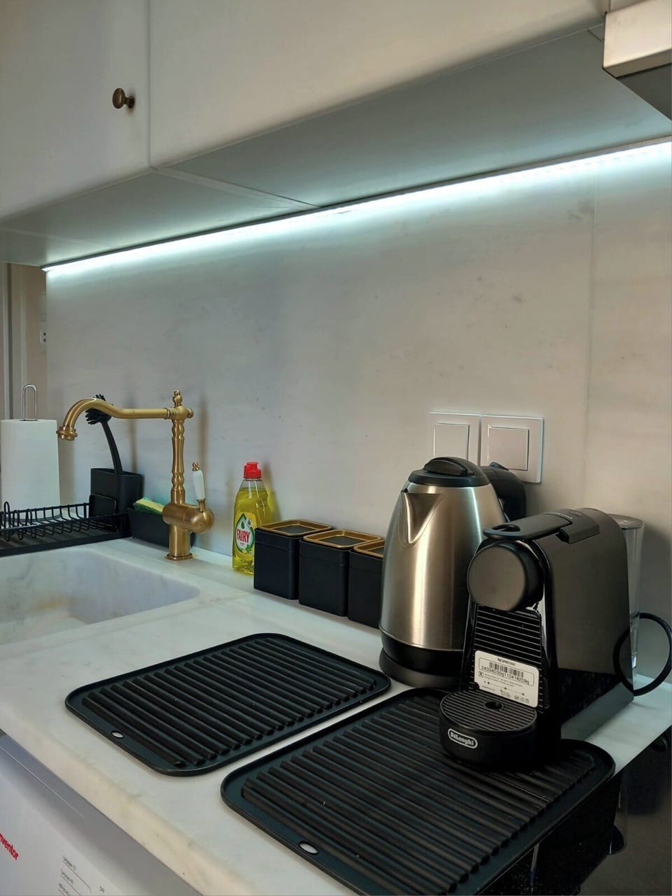 Deluxe Penthouse, City View | Private kitchen