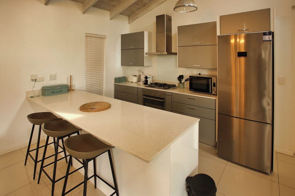 Family House, Patio, Garden View | Private kitchen | Full-size fridge, microwave, oven, stovetop
