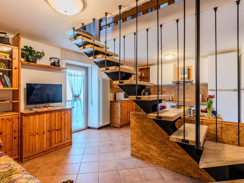 Wood, Flooring, Interior Design, Floor, Stairs, Ceiling, Apartment, Wood Stain, Hardwood, Wood Flooring