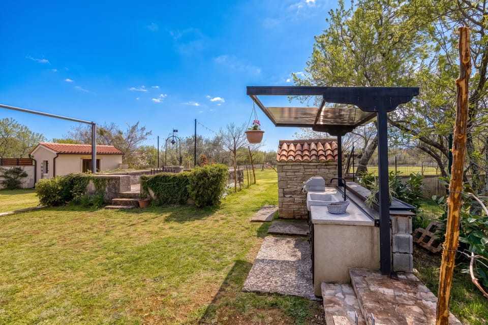 Family House, 2 Bedrooms, Fireplace (Villa Capadinka with Whirlpool) | Property grounds