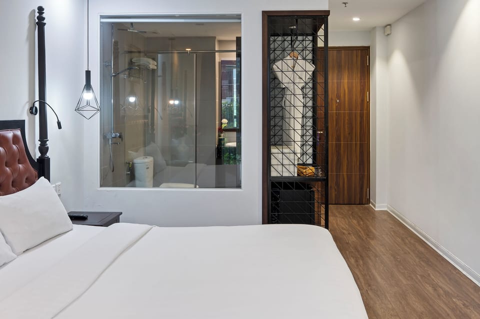 Suite Room, 1 Bedroom, City View | Iron/ironing board, free WiFi