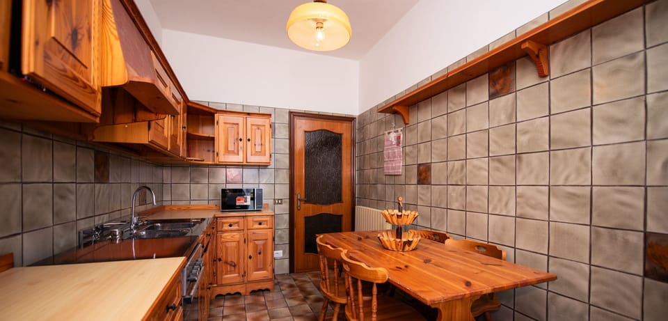 Economy Apartment, Lake View | Private kitchen