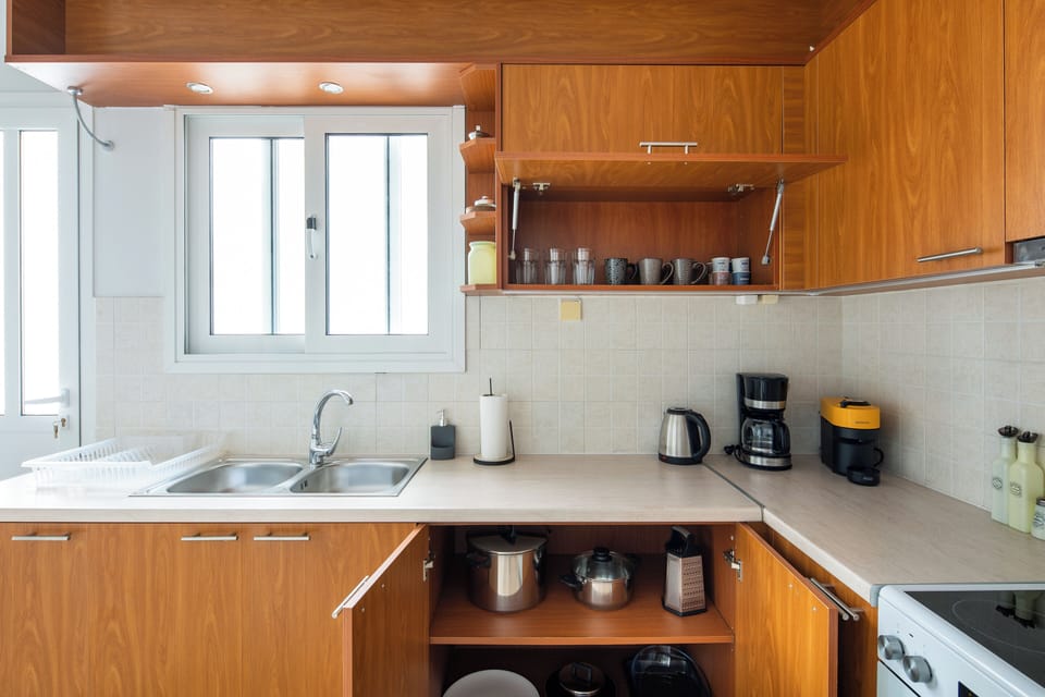 Apartment, 2 Bedrooms, Balcony, City View | Private kitchen | Full-size fridge, microwave, oven, stovetop