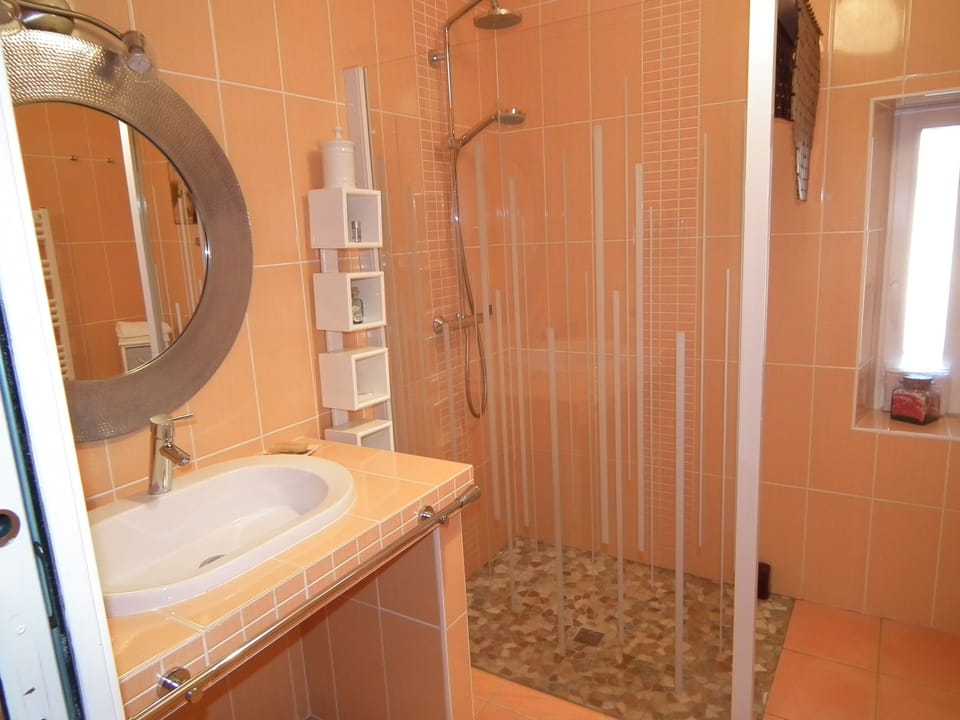 Superior Quadruple Room, Garden View | Bathroom | Shower, rainfall showerhead, free toiletries, hair dryer