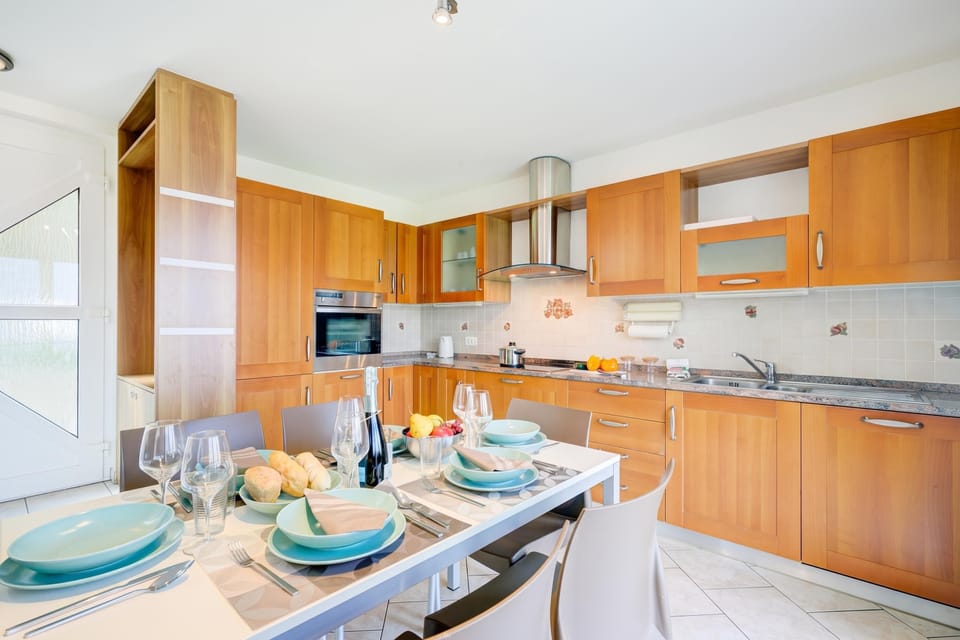 Family Villa, 2 Bedrooms, Terrace, Mountainside (Casa Zaira 1 2BR in Caviano) | Dining