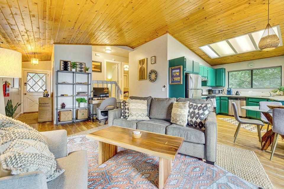 House (2 Bedrooms) | Interior