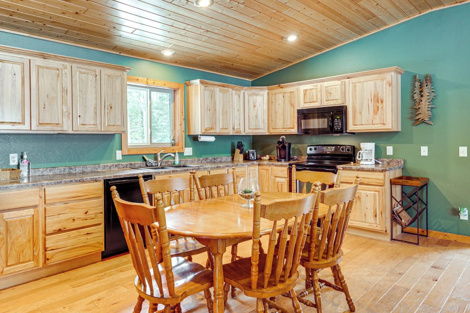 House (2 Bedrooms) | Interior