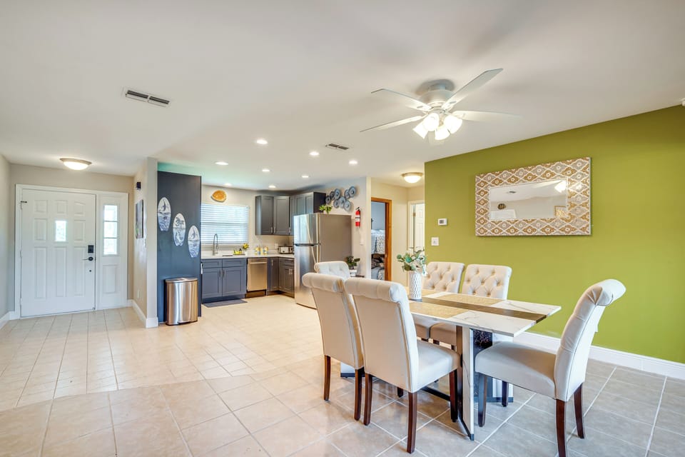 House (4 Bedrooms) | Interior