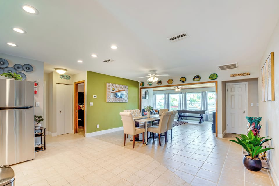 House (4 Bedrooms) | Interior
