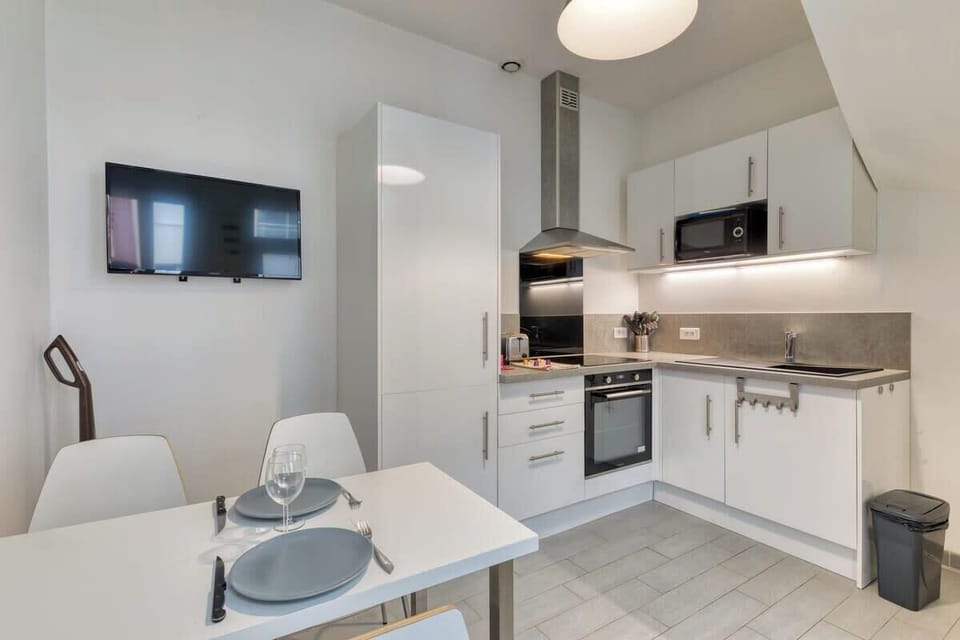 Table à manger pour des moments conviviaux ou de travail 