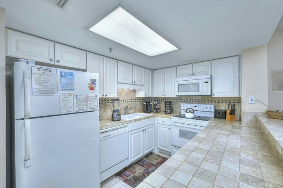 A fully stocked kitchen makes meal preparation a breeze.