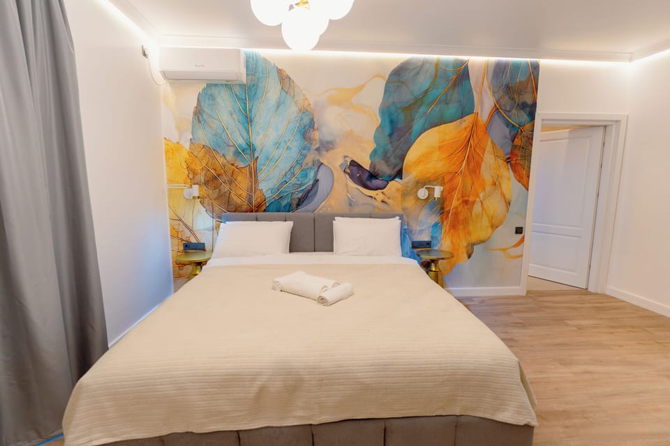 Deluxe Double Room, Garden View | In-room safe, blackout drapes, soundproofing