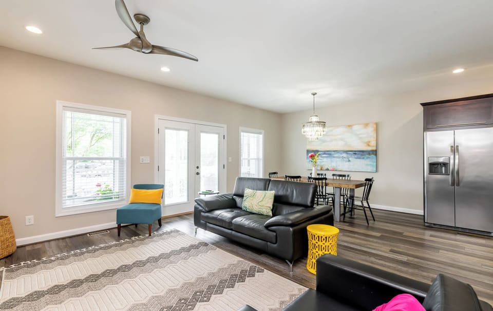 Open living dining and kitchen - perfect for large groups