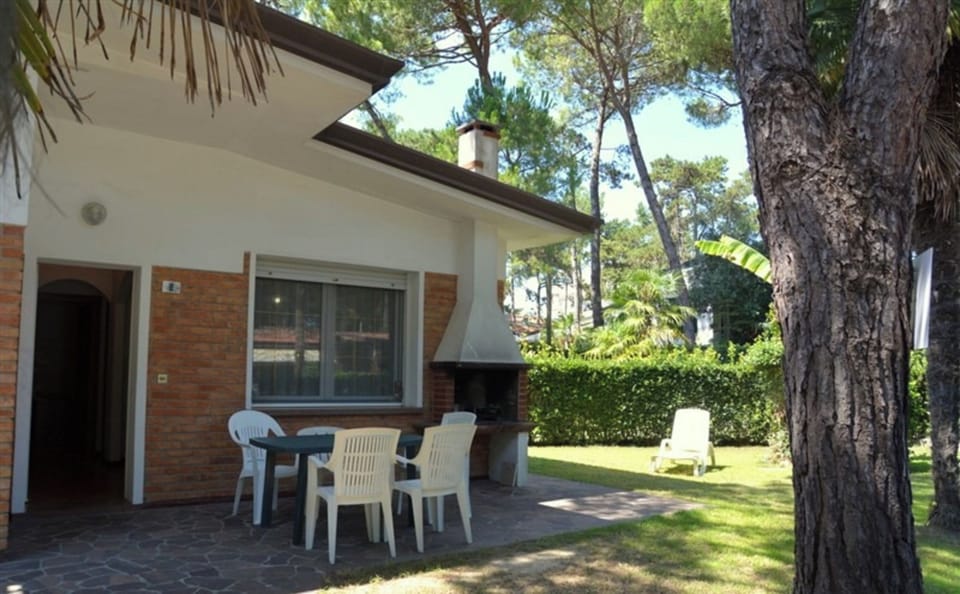 Villa, 2 Bedrooms, Patio, Garden View | Front of property