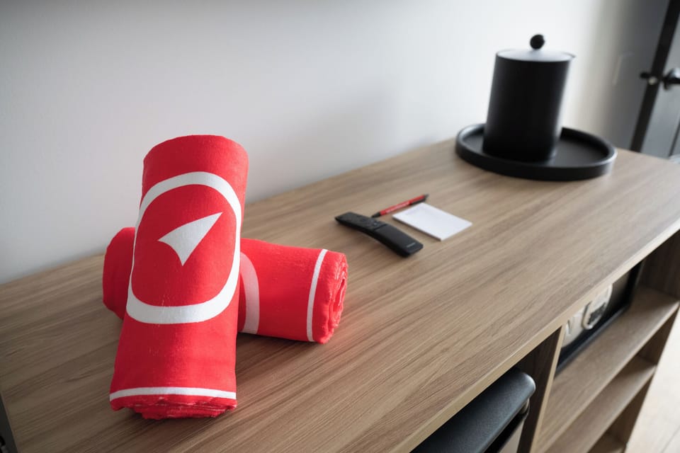 Studio, 1 King Bed | In-room safe, blackout drapes, free WiFi, bed sheets