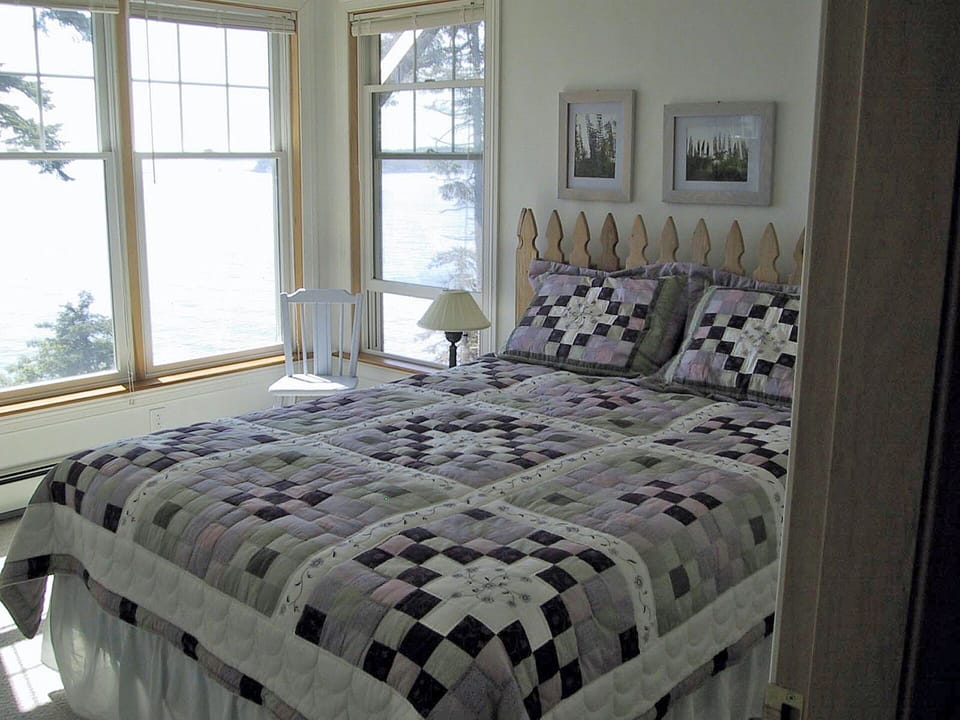 Crow's Nest bedroom