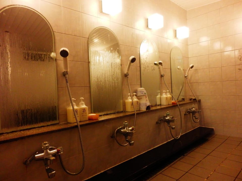 Free toiletries, towels