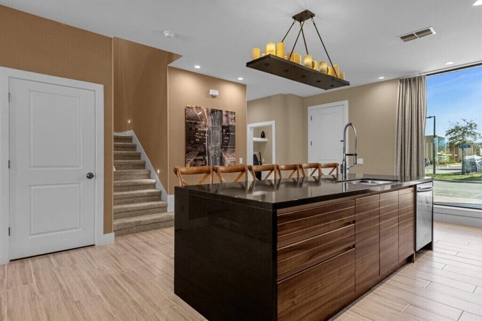 7471BrooklynDrive(8)