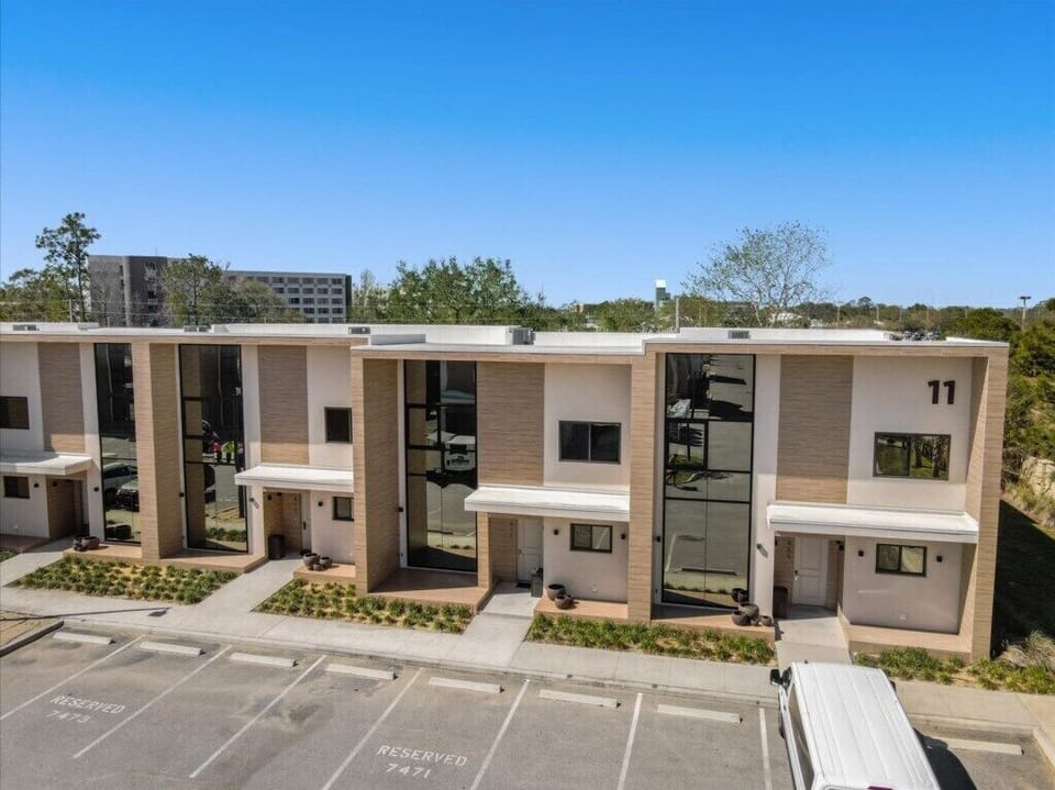 7471BrooklynDrive(23)