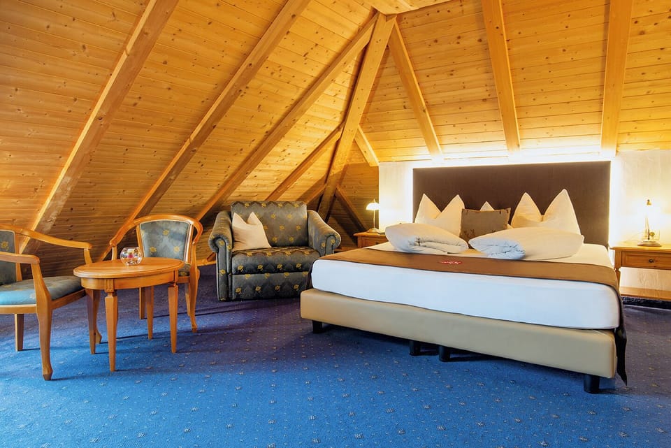 Superior Room | Desk, WiFi (free), bed sheets