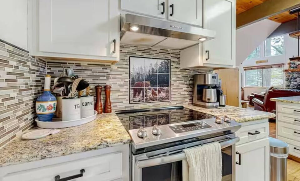 Enjoy cooking in a fully stacked kitchen. 