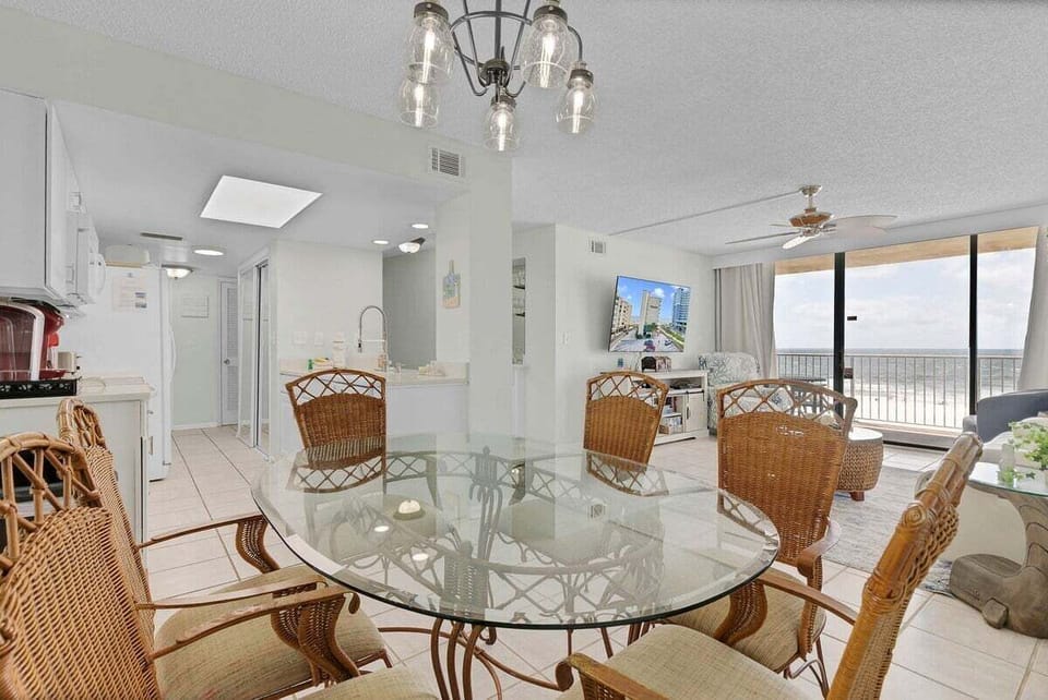 22-505 E Beach Blvd 2D 22