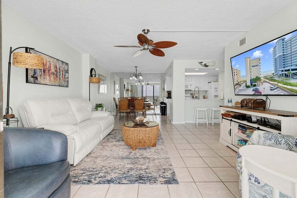 14-505 E Beach Blvd 2D 13