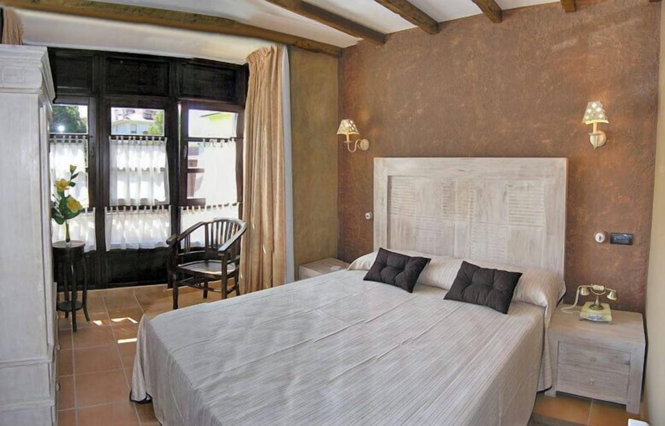 In-room safe, cribs/infant beds, rollaway beds, free WiFi