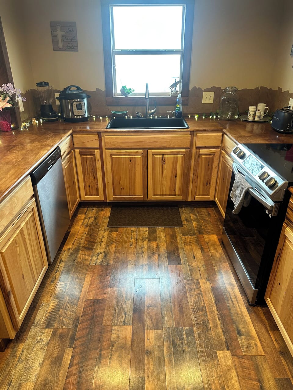 Full size kitchen