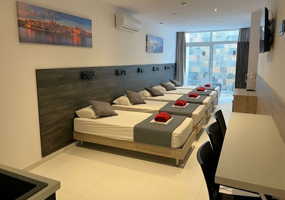 Bed for 5 persons (lower ground floor)