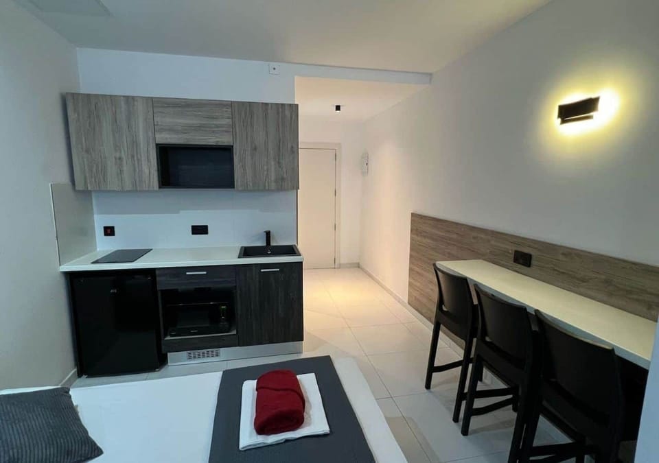 Kitchen/Dining Area
