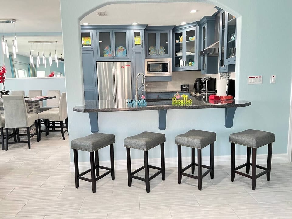 So modern and open layout making it so much fun with your family's gathering
