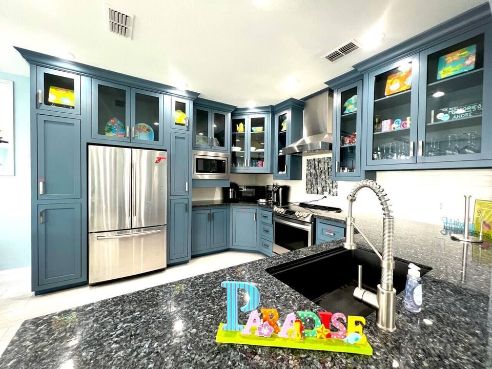 So much space for all the kitchenware that you will ever need