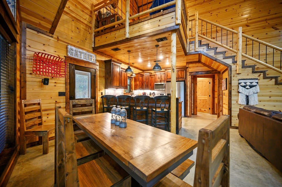 Cabin, Multiple Beds, Hot Tub, Garden View (Sugar Mama) | Dining