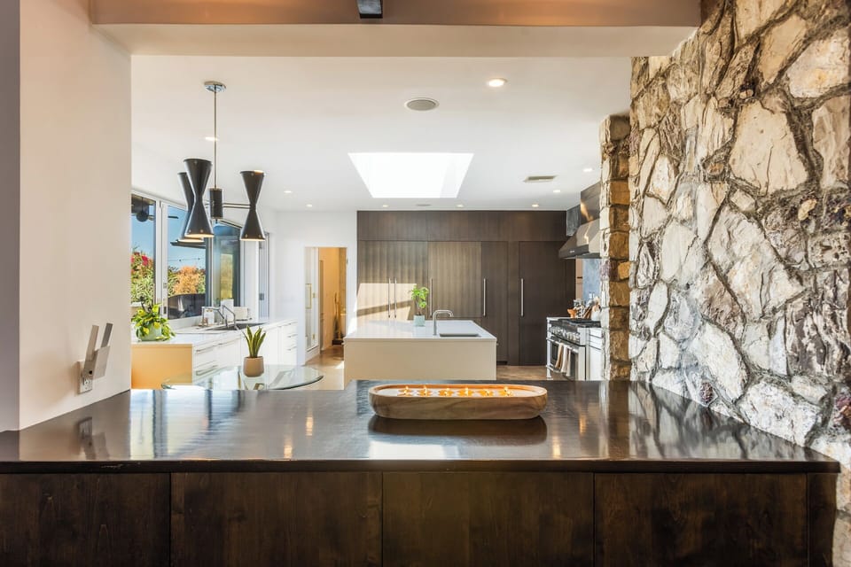 Family House, City View | Private kitchen | Full-size fridge, microwave, oven, stovetop