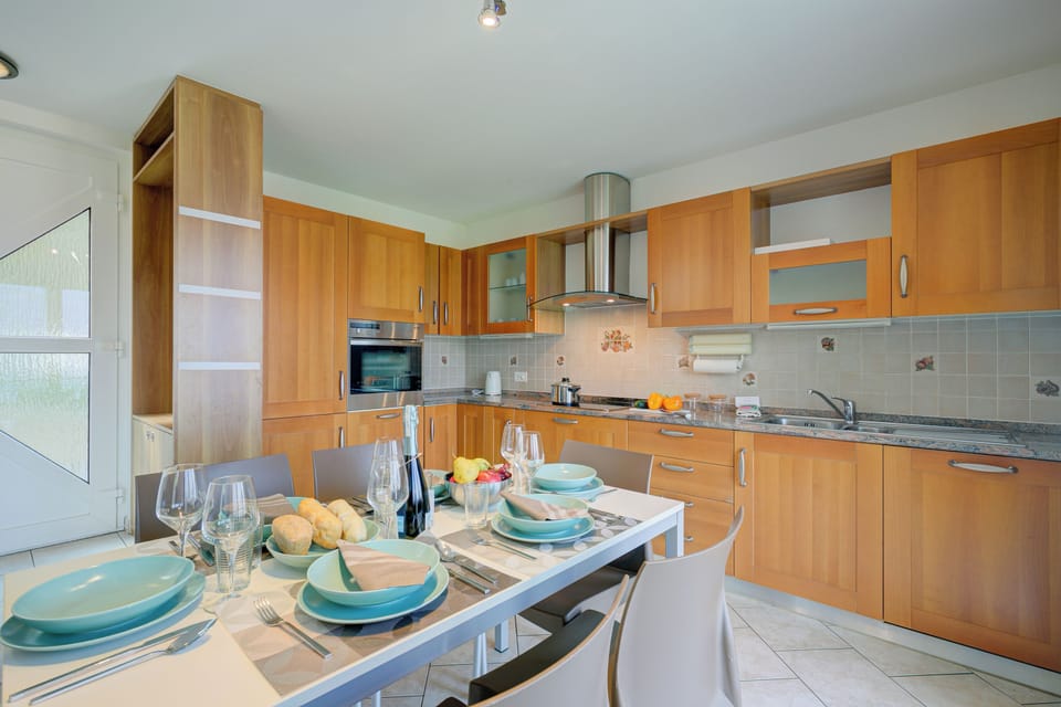 Kitchen and dining area