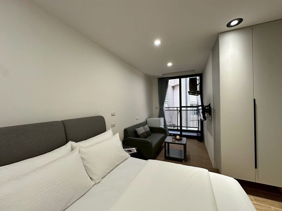 Exclusive Double Room | Desk, free WiFi