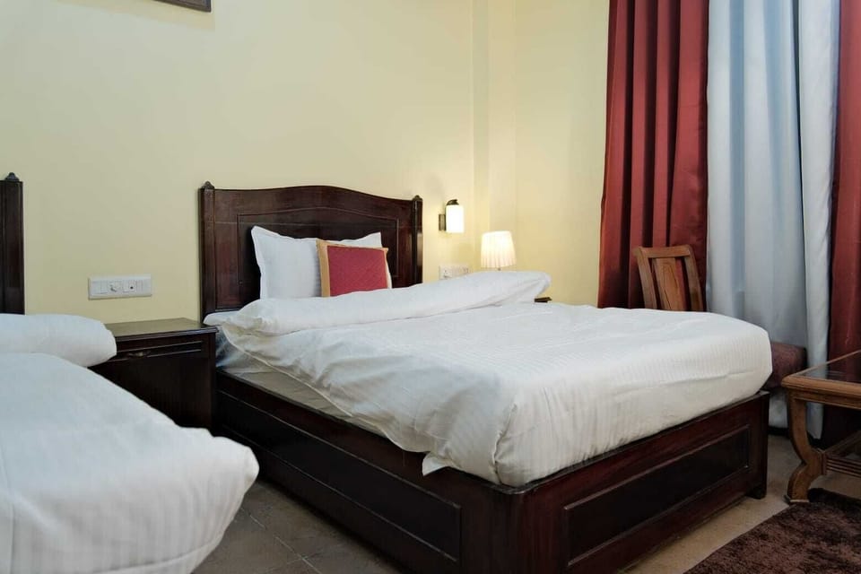 Deluxe Double Room, Balcony | Free WiFi