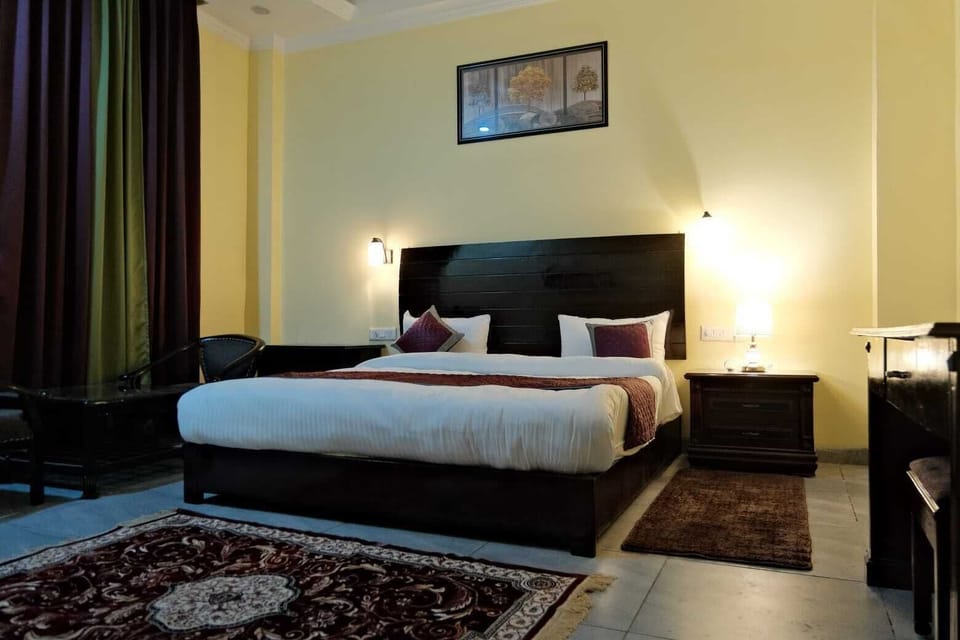 Deluxe Double Room, Balcony | Free WiFi