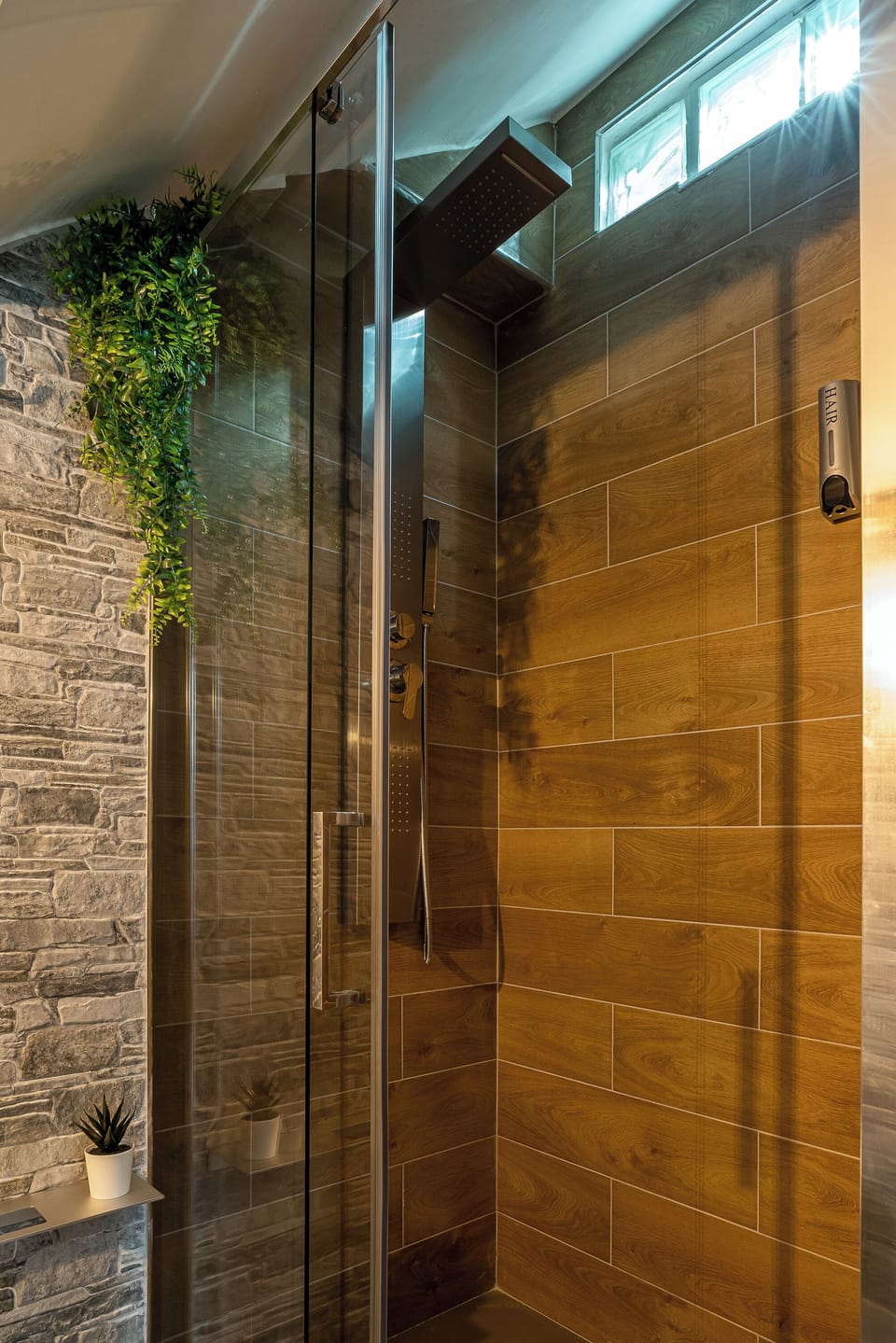 Superior Room | Bathroom | Shower, hair dryer, towels, soap