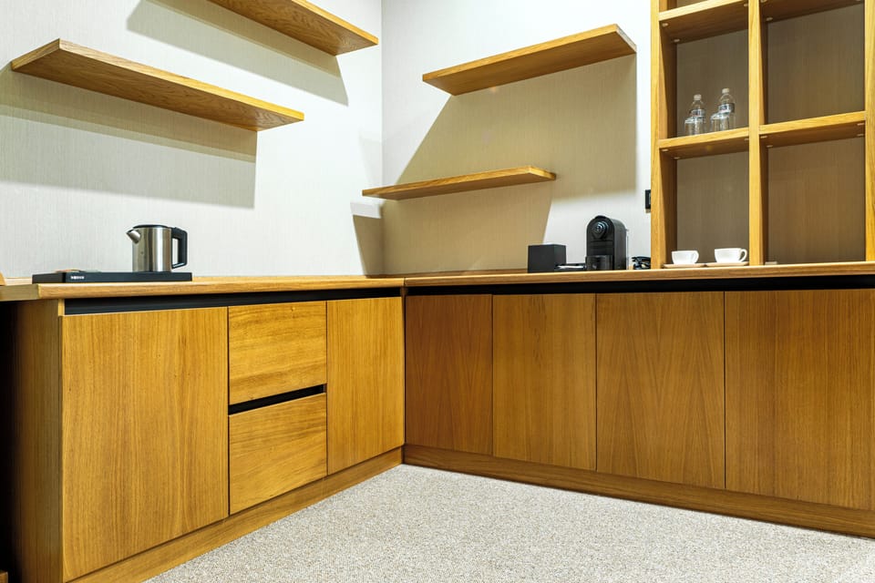 Executive Suite, Lanai, City View | In-room safe, desk, laptop workspace, blackout drapes