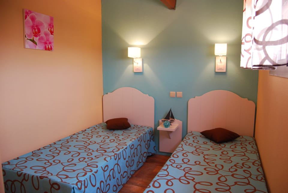 There are 2 Single beds.