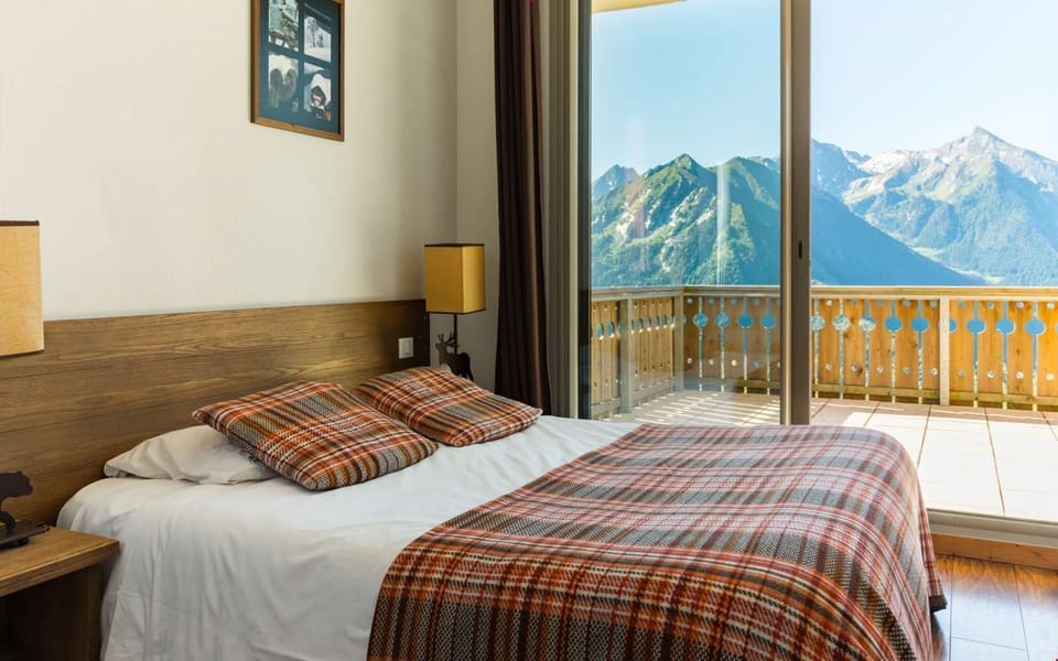 Get a good night's rest in the double bed - Please note that views vary.