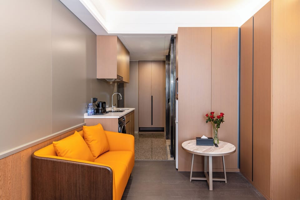 Deluxe City View King Room (Smart Guest Control+Refrigerator+Washing Machine) | Blackout drapes, iron/ironing board, free WiFi