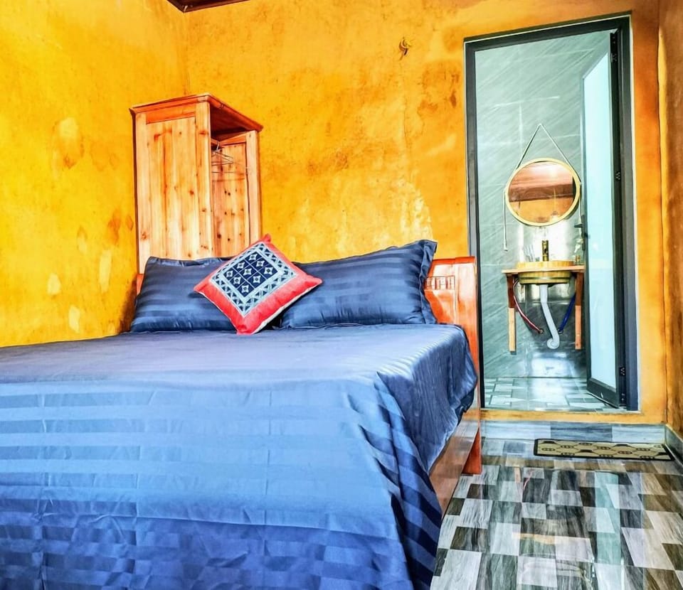 Double Room, Mountain View | Soundproofing, iron/ironing board (on request), WiFi (free)