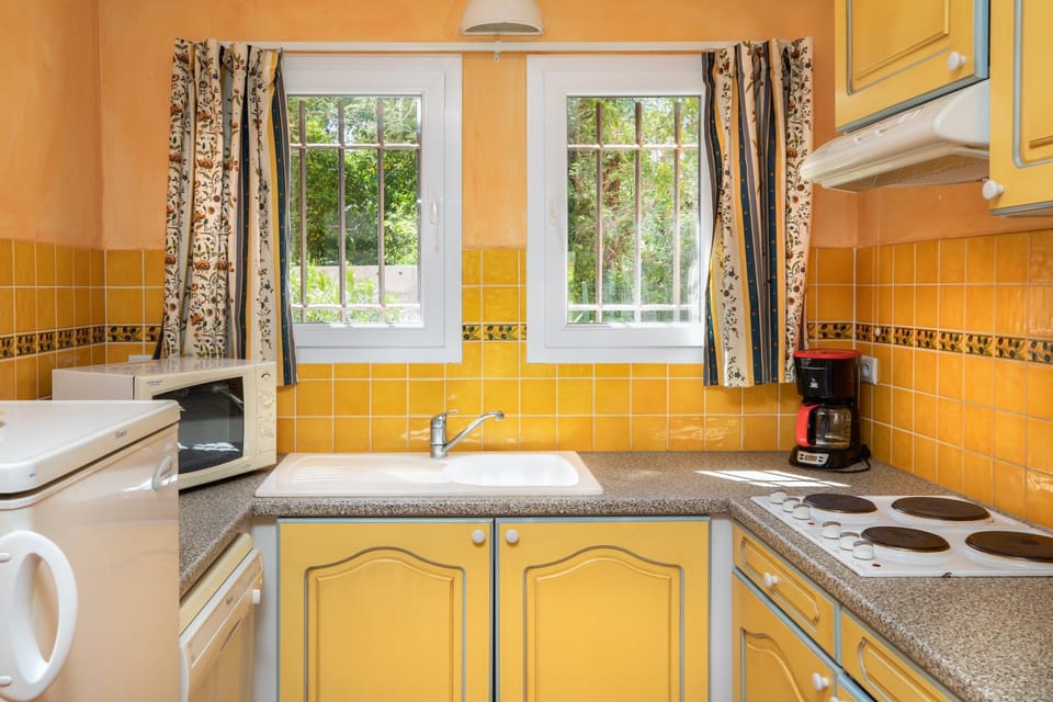 Make a quick snack in your kitchenette.