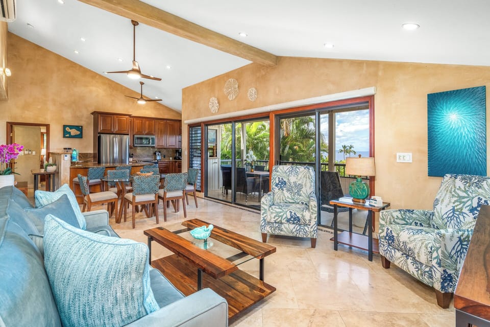 Luxury Apartment, Ocean View, Garden Area | Living area