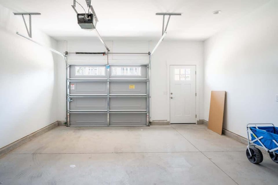 Ground Level-One Car Garage