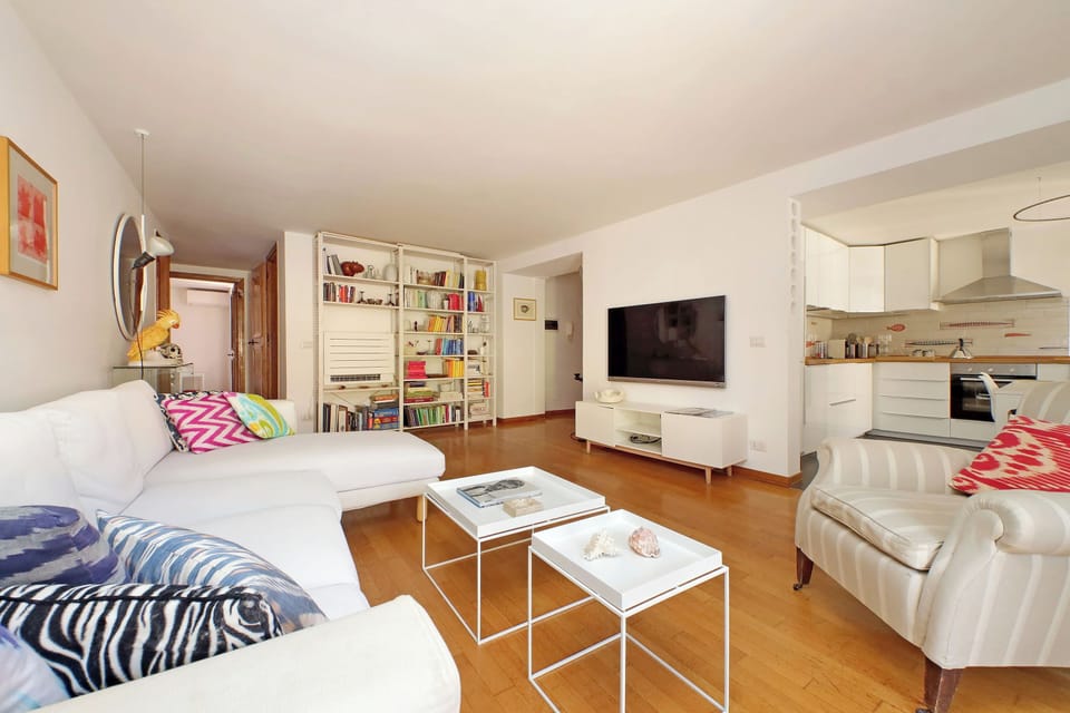 Apartment (3 Bedrooms) | Living area | 32-inch Smart TV with cable channels